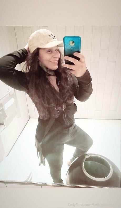 Alasti lekkinud OnlyFans-i pilt Littlepockets210