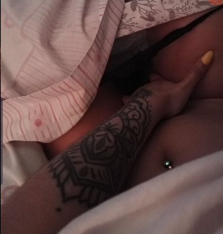 Naken lekkede OnlyFans-bilde av Xanelle