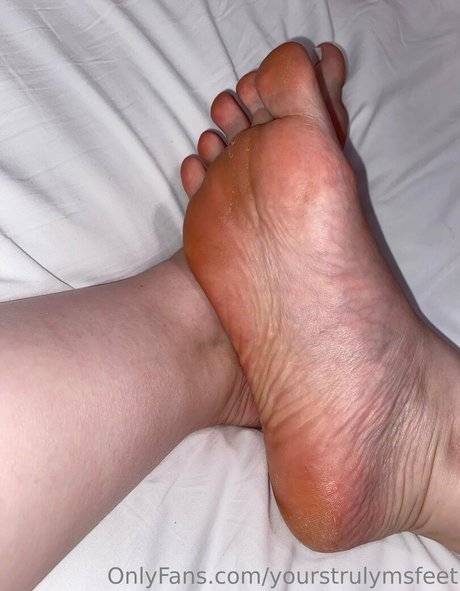Yourstrulymsfeet naked leaks OnlyFans pic