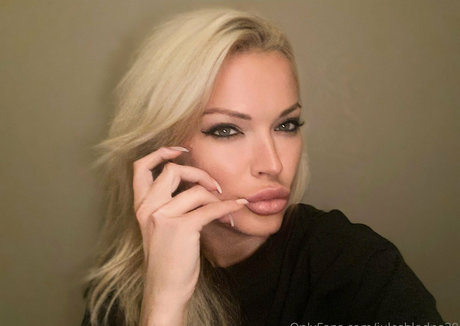 Nacktes geleaktes OnlyFans-Foto von Julesblodna39