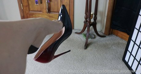 Footgoddessbittavonsweet naked leaks OnlyFans pic