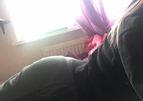 Foto di nudo di fuga di OnlyFans di Rainlikesyou