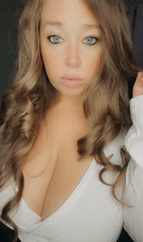 Ivy Mia naked leaks OnlyFans pic