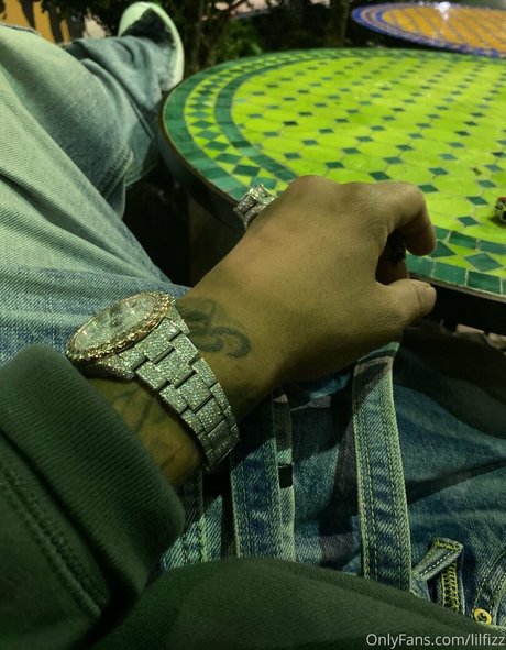 Alasti lekkinud OnlyFans-i pilt Lilfizz