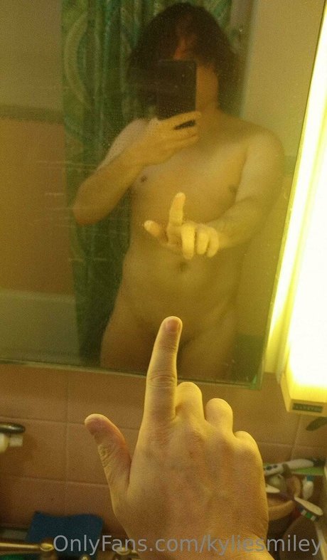 Naken lekkede OnlyFans-bilde av Kyliesmiley