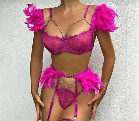 Alasti lekkinud OnlyFans-i pilt Annamadison