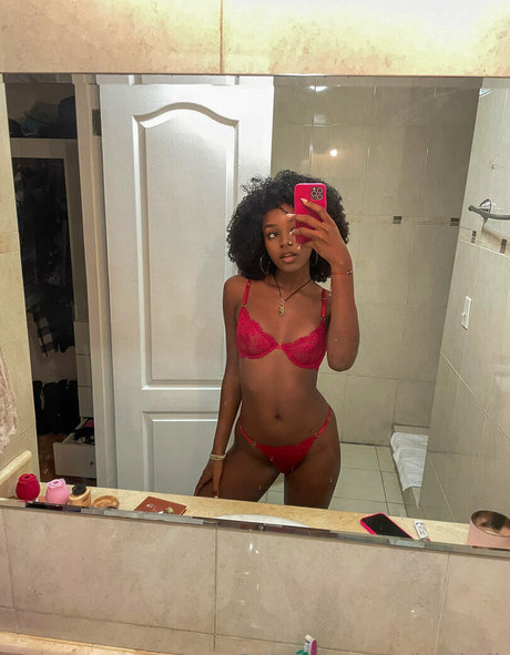 Foto di nudo di fuga di OnlyFans di Justkeik