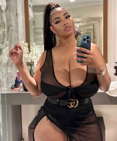 Photo nue de fuite OnlyFans de Persephaniificial