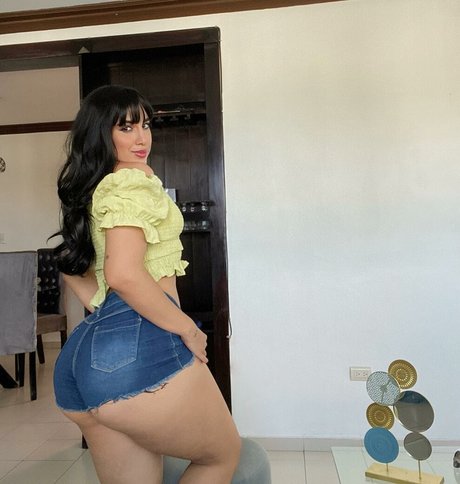 Nacktes geleaktes OnlyFans-Foto von Lisenny Duran