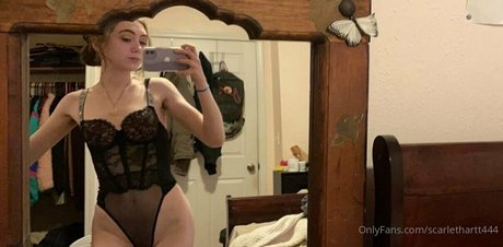 Nahá fotka uniklých OnlyFans od Scarlethartt444