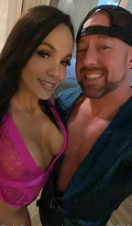 Обнаженная фотография утечки OnlyFans от Sexymama2626