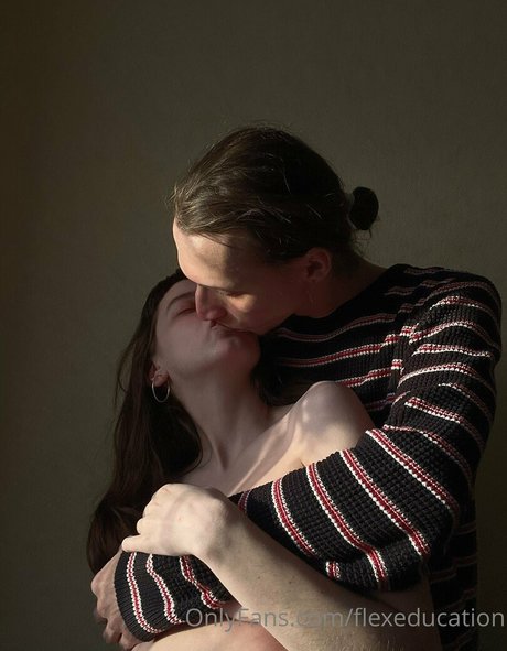 Nacktes geleaktes OnlyFans-Foto von Flexeducation
