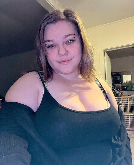 Naakte gelekte OnlyFans-foto van Onlyskyyla