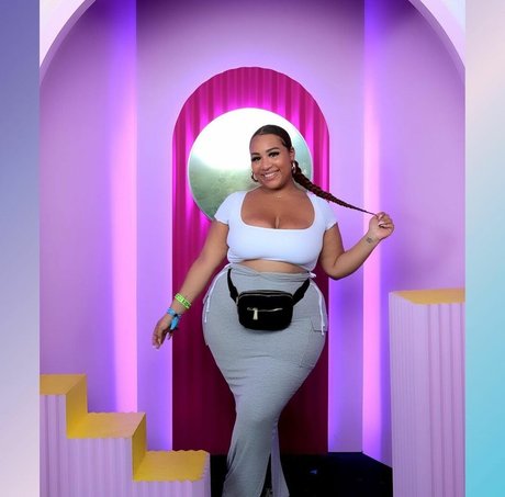 Alasti lekkinud OnlyFans-i pilt Kathrynn Marie