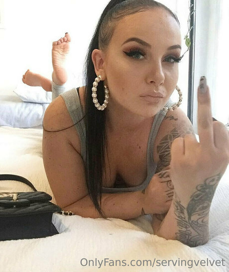 Servingvelvet OnlyFansリークヌード写真