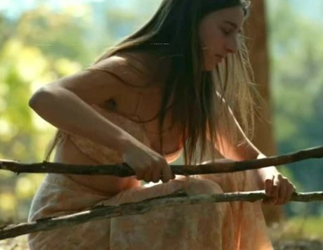 Naken lekkede OnlyFans-bilde av Mother The Mountain Farm