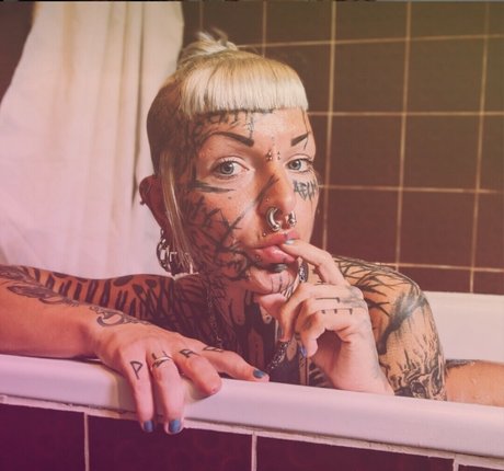 Naakte gelekte OnlyFans-foto van Skormo83