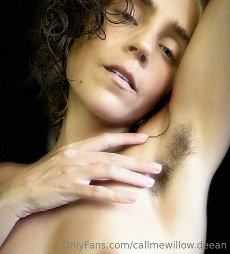 Naken läckt OnlyFans-bild av Callmewillowdeean