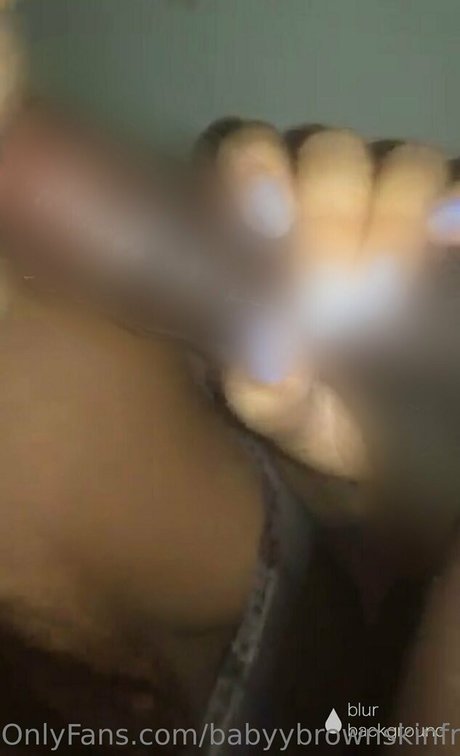 Nahá fotka uniklých OnlyFans od Babyybrownskinfree