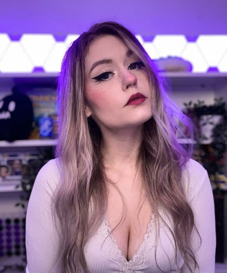 Alasti lekkinud OnlyFans-i pilt Dodorododo