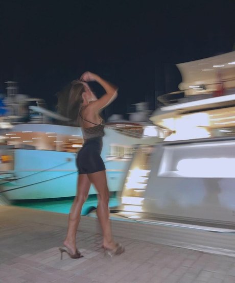 Naakte gelekte OnlyFans-foto van Paulagonu