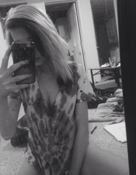 Naakte gelekte OnlyFans-foto van Babyrae09