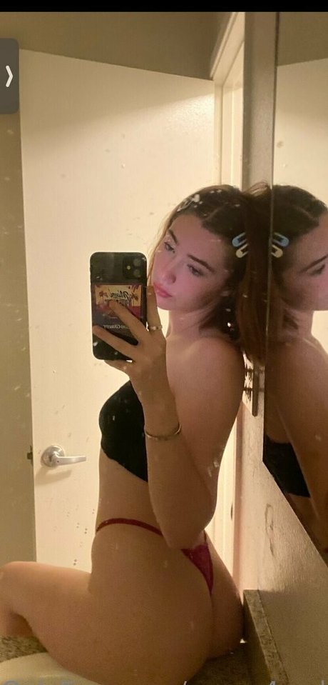 Naken lekkede OnlyFans-bilde av Meow4meb1tchh