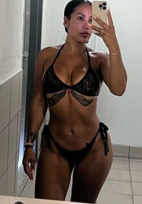 Foto desnuda filtrada de OnlyFans de Getbodiedbyj