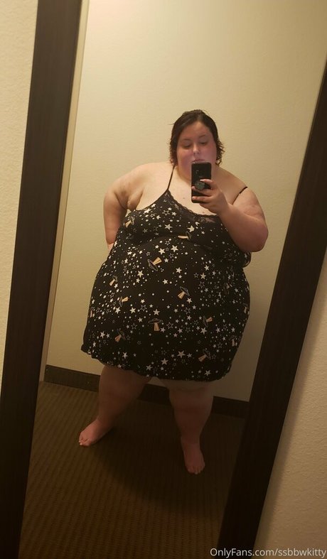 Alasti lekkinud OnlyFans-i pilt Xaphroditerose