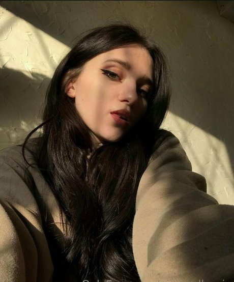 Naken läckt OnlyFans-bild av Pixiepollyvip