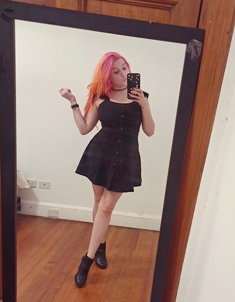 Naken lekkede OnlyFans-bilde av Cabaretpanda