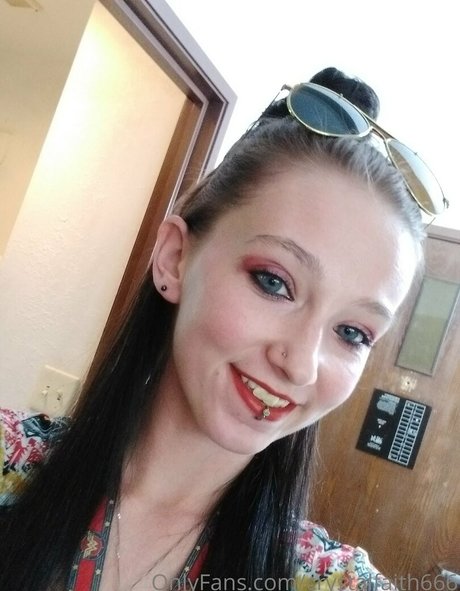 Crystalfaith666 OnlyFans泄露裸照