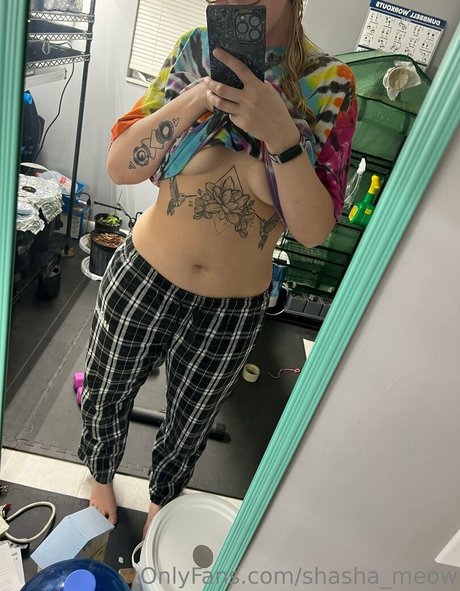 Naakte gelekte OnlyFans-foto van Shashameow