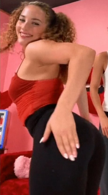 Foto desnuda filtrada de OnlyFans de Sofie Dossi