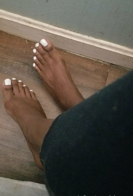 Обнаженная фотография утечки OnlyFans от Cfootgoddessx