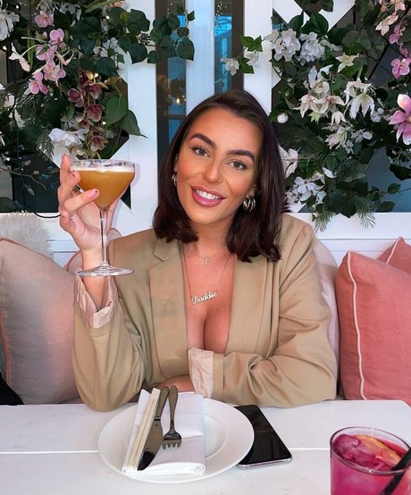 Naken läckt OnlyFans-bild av Danielle Tilly Wright