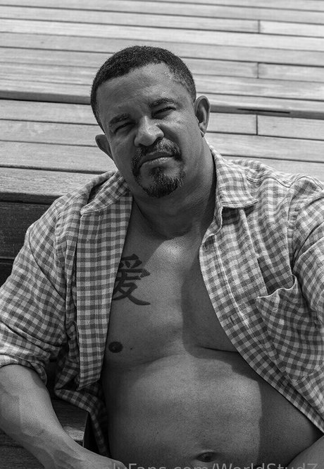 Обнаженная фотография утечки OnlyFans от Worldstudz