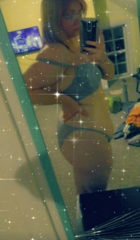 Alasti lekkinud OnlyFans-i pilt Yumeebaby