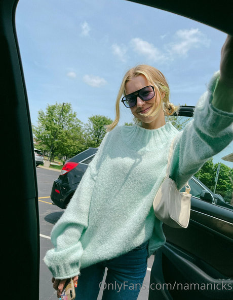 Naken lekkede OnlyFans-bilde av Namanicks