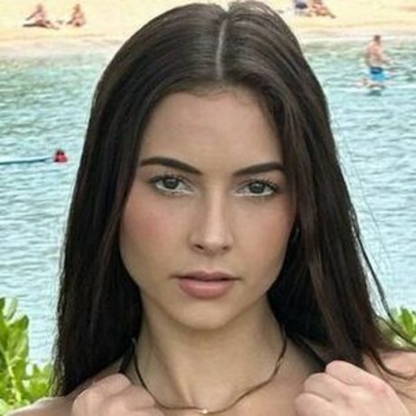 Nacktes geleaktes OnlyFans-Foto von Kendall Beck