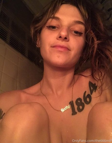 Alasti lekkinud OnlyFans-i pilt Parisbush