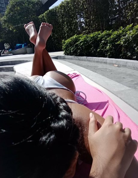 Обнаженная фотография утечки OnlyFans от Mai Netnapar