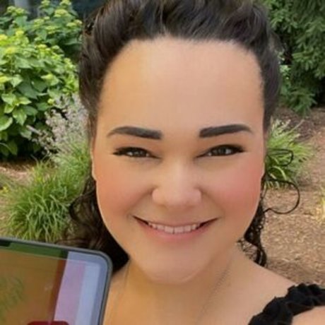 Naken läckt OnlyFans-bild av Maggie Renee