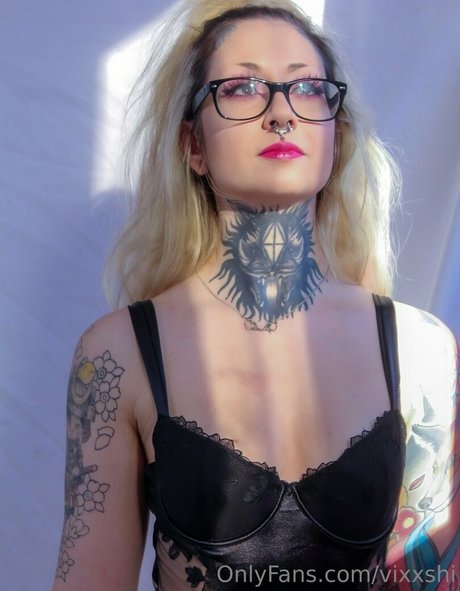 Naken lekkede OnlyFans-bilde av Vixxshi