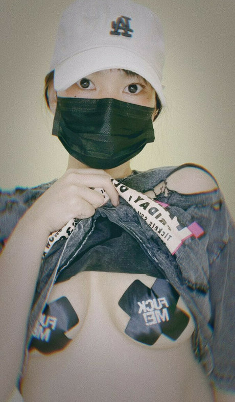 Naken lekkede OnlyFans-bilde av Moji3693