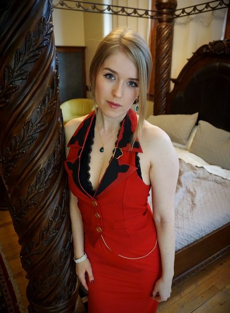 Naakte gelekte OnlyFans-foto van Datottergirl