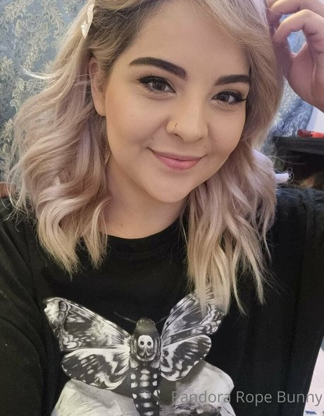 Naken lekkede OnlyFans-bilde av Pandorabunny