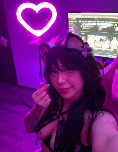 Nahá fotka uniklých OnlyFans od Ropeddoll