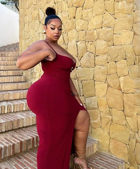 Naakte gelekte OnlyFans-foto van Missassi