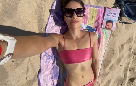 Naakte gelekte OnlyFans-foto van Imogen Russell